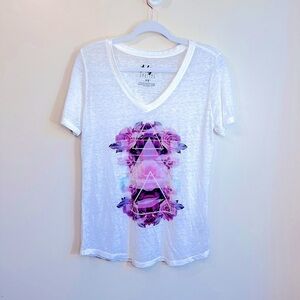 Tokyo Darling V-Neck Burnout Graphic Tee-Shirt White with Purple Size M